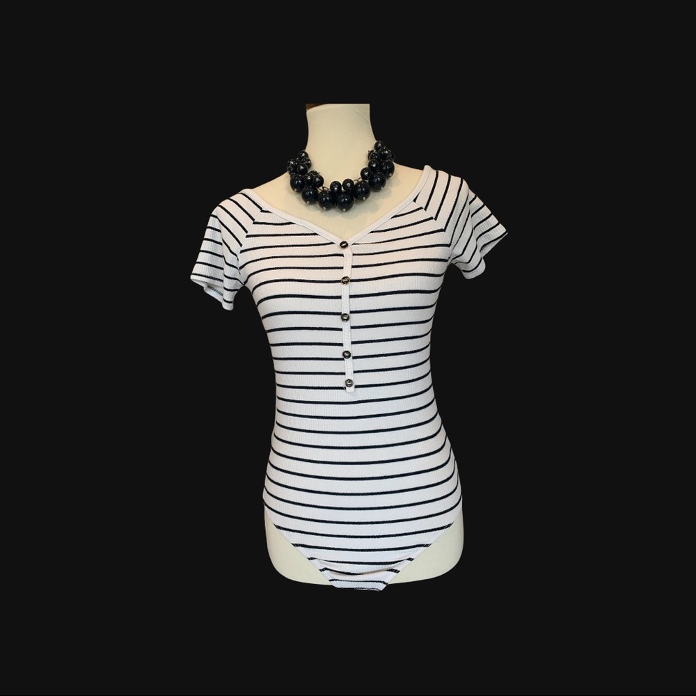 🌟🌟 Striped Bodysuit 🌟🌟